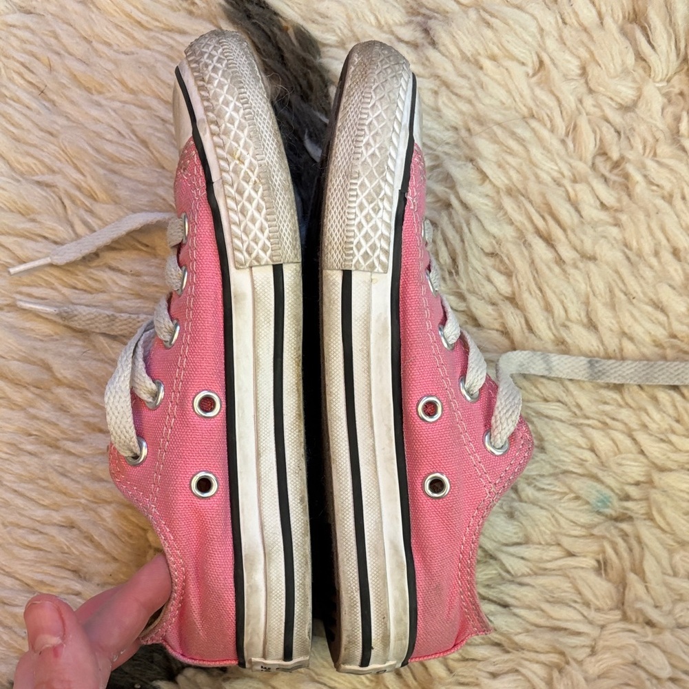 Pink Converse - Picture 7 of 17